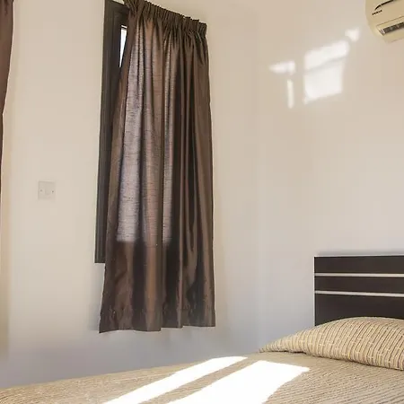 Dom wakacyjny House In Livadia 22a