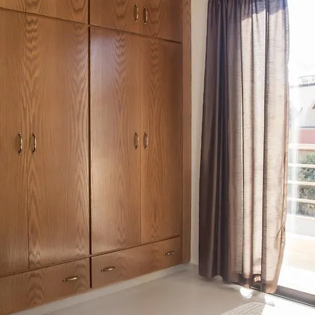 House In Livadia 22a Tatil Evi *
